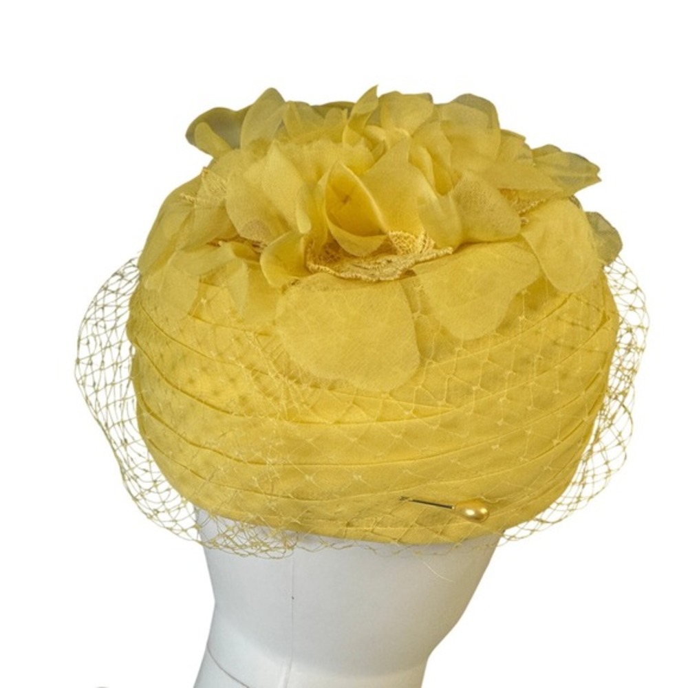 Vintage 60s Yellow Pillbox Hat with Floral Daisy Lace & Veil Fascinator JS - Picture 5 of 10